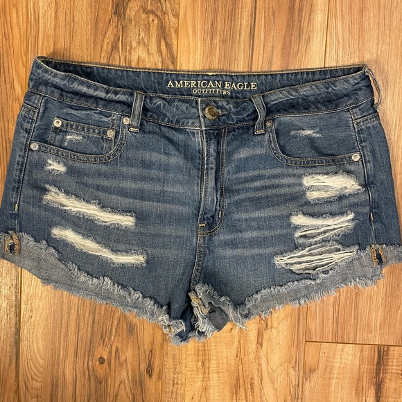 American Eagle Tom Girl denim shorts size 12 - Picture 1 of 4